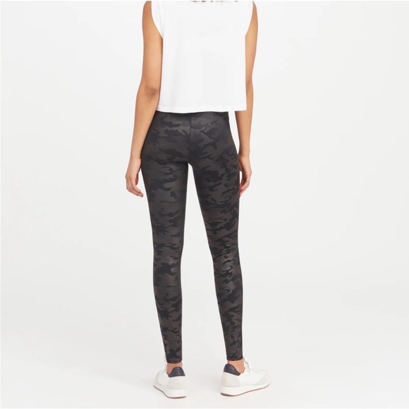 Spanx Faux Leather Camo Leggings Size Small - Picture 9 of 15